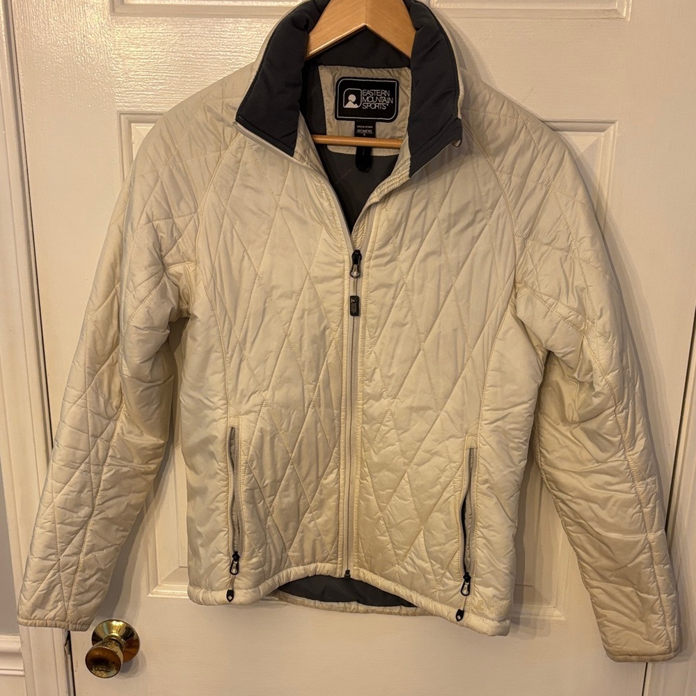Eastern Mountain Sports Cream Quilted Puffer Jacket with Dark Trim